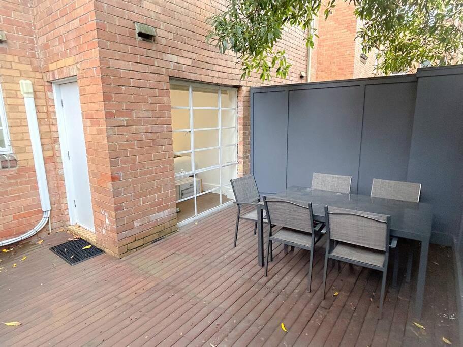 Appartamento East Melbourne Unit With Courtyard Esterno foto