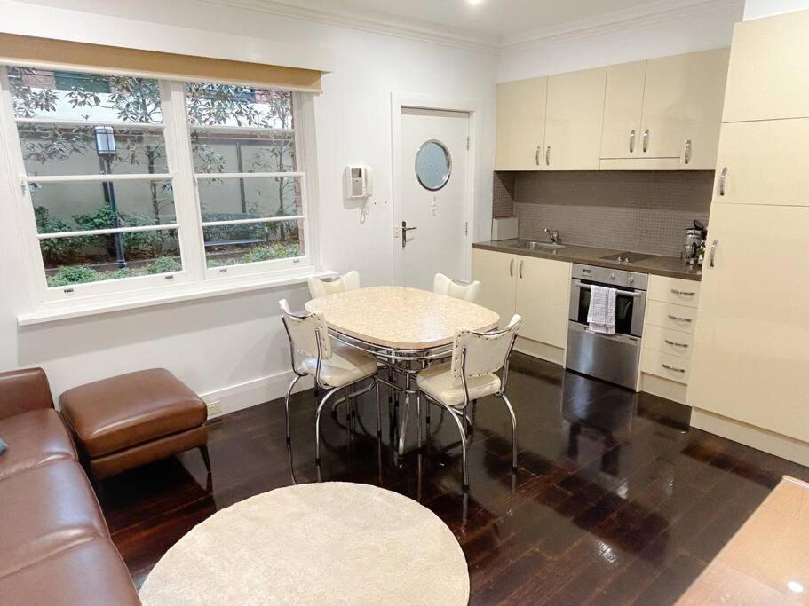 Appartamento East Melbourne Unit With Courtyard Esterno foto